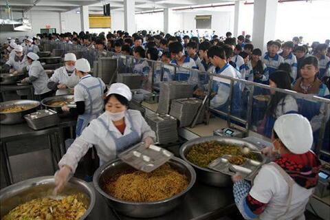 學(xué)校食堂承包這個(gè)近乎被壟斷的賺錢(qián)生意，如今卻“開(kāi)不下去”？
