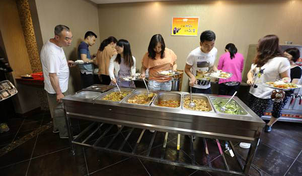 什么是團膳服務(wù),食堂是否屬于團膳膳食？