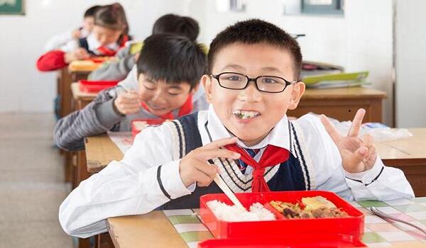 濟南團體配餐迎來(lái)春天 中小學(xué)“學(xué)生餐配送”訂單接到手軟